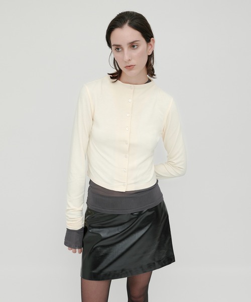 kiehtova（キエトヴァ）の「【kiehtova】SMOOTH STAND NECK CARDIGAN/スムース スタンド ネック カーディガン KTWR43（カーディガン/ボレロ・レディース・チャコールグレー/アイボリー/ブラック・FREE）」の21枚目の写真