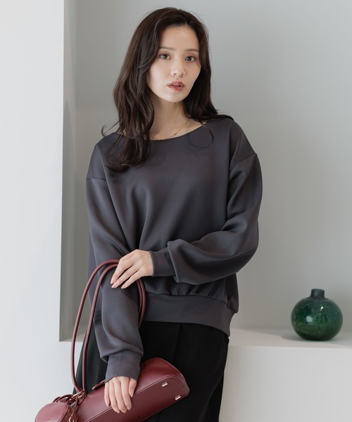 Andemiu(アンデミュウ)の「オフショルプルオーバー589774(スウェット・レディース・アイボリー/ブラック/チャコールグレー/モカ・FREE)」の4枚目の写真