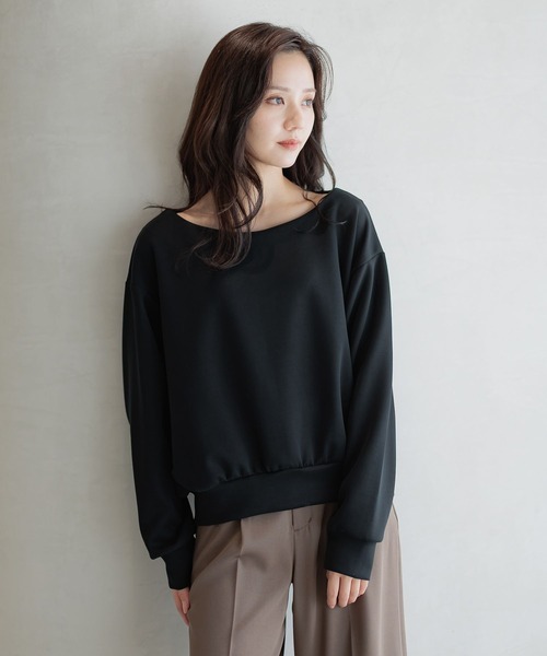 Andemiu(アンデミュウ)の「オフショルプルオーバー589774(スウェット・レディース・アイボリー/ブラック/チャコールグレー/モカ・FREE)」の3枚目の写真