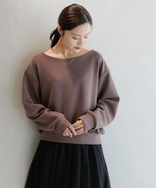 Andemiu(アンデミュウ)の「オフショルプルオーバー589774(スウェット・レディース・アイボリー/ブラック/チャコールグレー/モカ・FREE)」の1枚目の写真