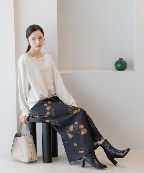 Andemiu(アンデミュウ)の「オフショルプルオーバー589774(スウェット・レディース・アイボリー/ブラック/チャコールグレー/モカ・FREE)」の19枚目の写真