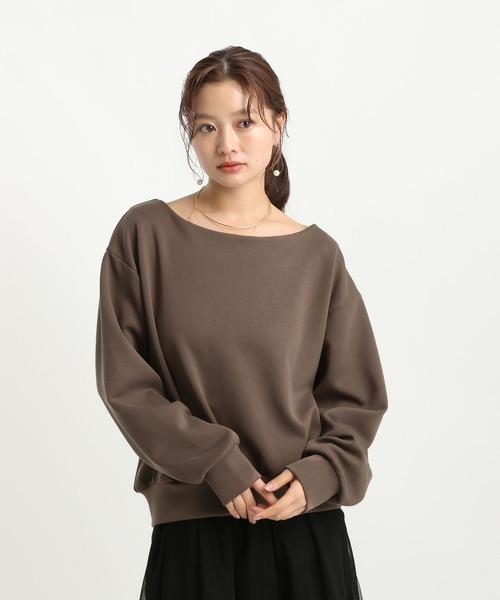 Andemiu(アンデミュウ)の「オフショルプルオーバー589774(スウェット・レディース・アイボリー/ブラック/チャコールグレー/モカ・FREE)」の7枚目の写真