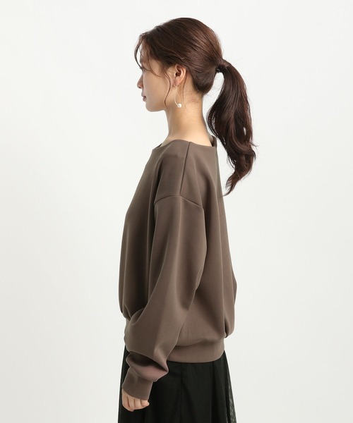 Andemiu(アンデミュウ)の「オフショルプルオーバー589774(スウェット・レディース・アイボリー/ブラック/チャコールグレー/モカ・FREE)」の9枚目の写真