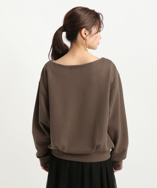 Andemiu(アンデミュウ)の「オフショルプルオーバー589774(スウェット・レディース・アイボリー/ブラック/チャコールグレー/モカ・FREE)」の10枚目の写真