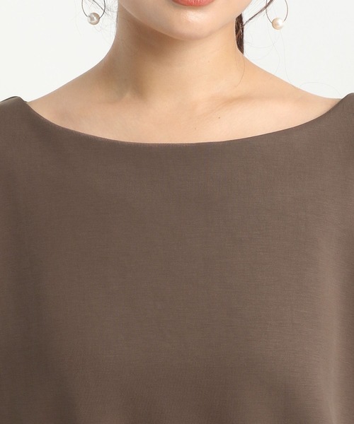 Andemiu(アンデミュウ)の「オフショルプルオーバー589774(スウェット・レディース・アイボリー/ブラック/チャコールグレー/モカ・FREE)」の11枚目の写真