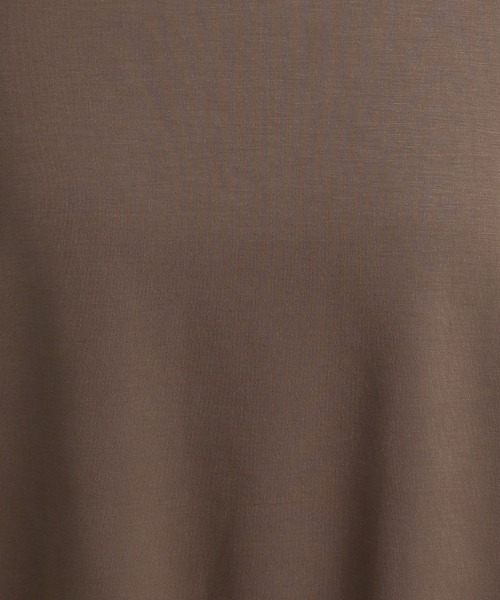 Andemiu(アンデミュウ)の「オフショルプルオーバー589774(スウェット・レディース・アイボリー/ブラック/チャコールグレー/モカ・FREE)」の15枚目の写真