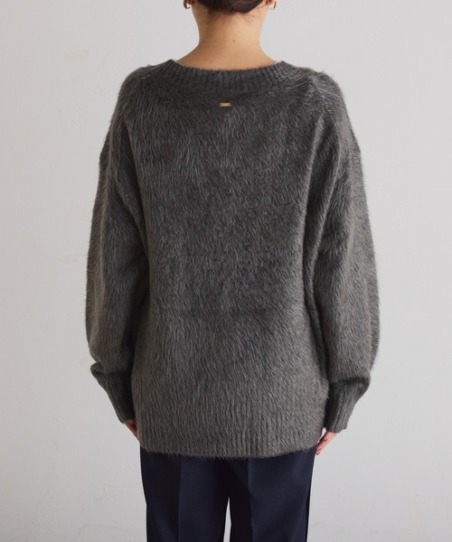 COLLAGE GALLARDAGALANTE(コラージュガリャルダガランテ)の「エアリー深Vニット/WEB限定カラー展開/新色追加(ニット/セーター・レディース・チャコールグレー/ベージュ/ネイビー/レッド/ブルー/ブラウン/ブラック・FREE)」の15枚目の写真