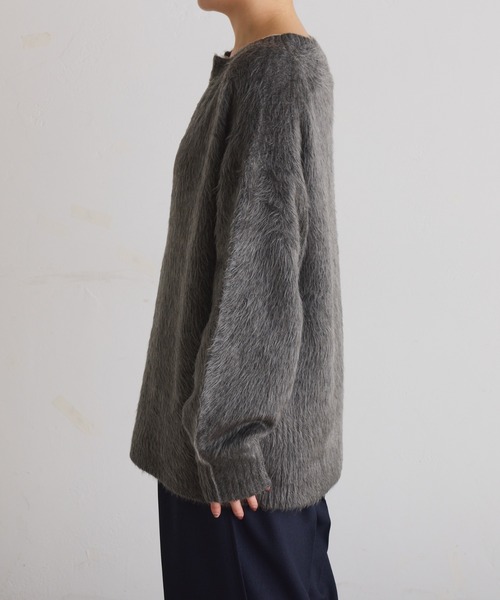 COLLAGE GALLARDAGALANTE(コラージュガリャルダガランテ)の「エアリー深Vニット/WEB限定カラー展開/新色追加(ニット/セーター・レディース・チャコールグレー/ベージュ/ネイビー/レッド/ブルー/ブラウン/ブラック・FREE)」の14枚目の写真