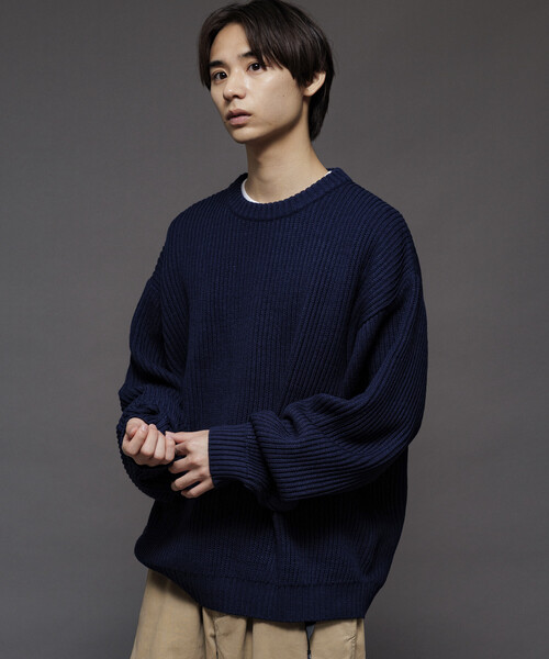 FREAK'S STORE(フリークスストア)の「限定展開 リラックスフィット 畦編み クルーネック ニット(ニット/セーター・メンズ・チャコールグレー/レッド/ブラック/イエロー/ネイビー/グリーン・LARGE/MEDIUM/SMALL)」の13枚目の写真