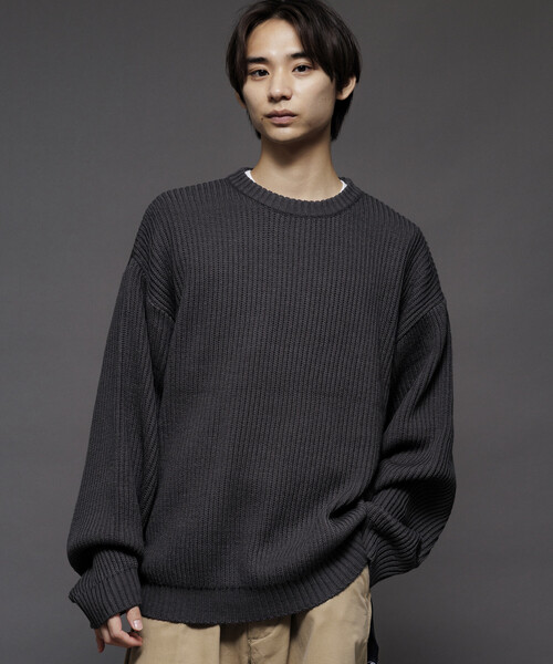 FREAK'S STORE(フリークスストア)の「限定展開 リラックスフィット 畦編み クルーネック ニット(ニット/セーター・メンズ・チャコールグレー/レッド/ブラック/イエロー/ネイビー/グリーン・LARGE/MEDIUM/SMALL)」の20枚目の写真