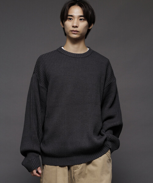 FREAK'S STORE(フリークスストア)の「限定展開 リラックスフィット 畦編み クルーネック ニット(ニット/セーター・メンズ・チャコールグレー/レッド/ブラック/イエロー/ネイビー/グリーン・LARGE/MEDIUM/SMALL)」の18枚目の写真