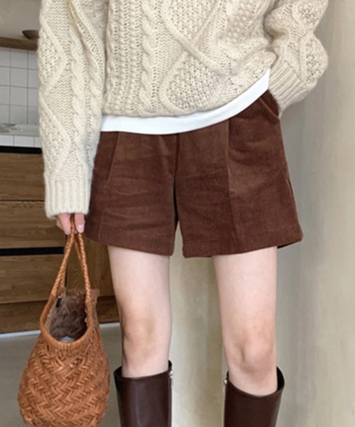 HALEY PESCA(ヘーリーペスカ)の「HALEY PESCA/センタータック コーデュロイショートパンツ(その他パンツ・レディース・ブラック/ブラウン・MEDIUM/SMALL)」の1枚目の写真