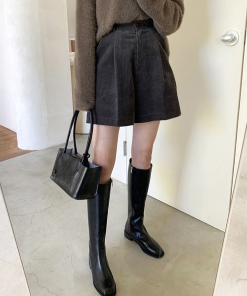 HALEY PESCA(ヘーリーペスカ)の「HALEY PESCA/センタータック コーデュロイショートパンツ(その他パンツ・レディース・ブラック/ブラウン・MEDIUM/SMALL)」の6枚目の写真