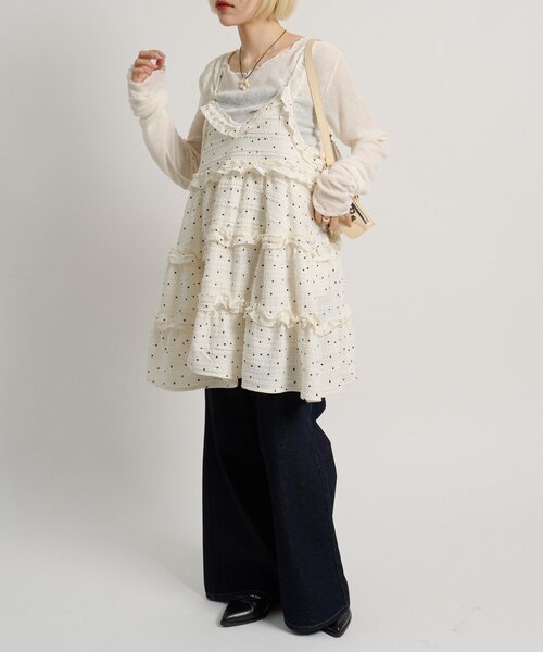 w closet（ダブルクローゼット）の「立体レースミニキャミワンピース（ワンピース・レディース・サックスブルー/ブラック/アイボリー/ブラウン/ホワイト系その他/ブラック系その他・FREE）」の3枚目の写真