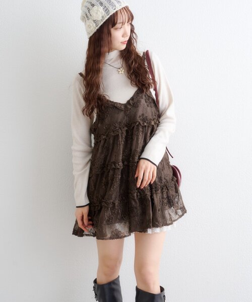 w closet（ダブルクローゼット）の「立体レースミニキャミワンピース（ワンピース・レディース・サックスブルー/ブラック/アイボリー/ブラウン/ホワイト系その他/ブラック系その他・FREE）」の6枚目の写真