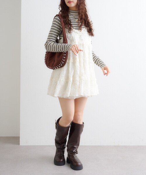 w closet（ダブルクローゼット）の「立体レースミニキャミワンピース（ワンピース・レディース・サックスブルー/ブラック/アイボリー/ブラウン/ホワイト系その他/ブラック系その他・FREE）」の11枚目の写真