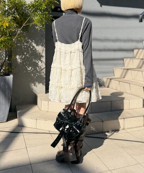 w closet（ダブルクローゼット）の「立体レースミニキャミワンピース（ワンピース・レディース・サックスブルー/ブラック/アイボリー/ブラウン/ホワイト系その他/ブラック系その他・FREE）」の17枚目の写真