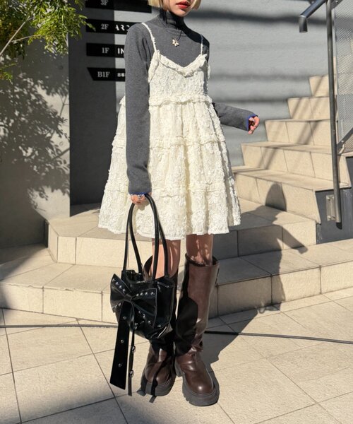 w closet（ダブルクローゼット）の「立体レースミニキャミワンピース（ワンピース・レディース・サックスブルー/ブラック/アイボリー/ブラウン/ホワイト系その他/ブラック系その他・FREE）」の8枚目の写真