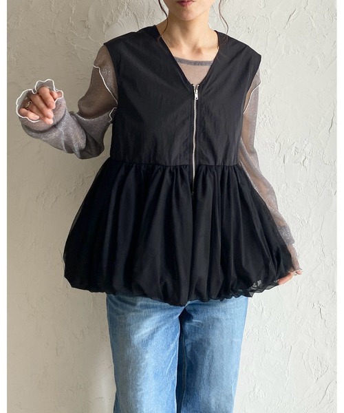She's Closet(シーズクローゼット)の「Vネックダブルジップチュールレイヤードバルーンペプラムベスト(ベスト・レディース・アイボリー/カーキ/ブラック・FREE)」の3枚目の写真