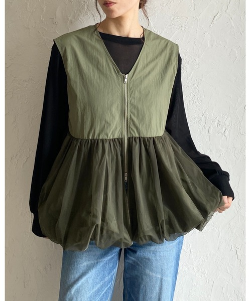 She's Closet(シーズクローゼット)の「Vネックダブルジップチュールレイヤードバルーンペプラムベスト(ベスト・レディース・アイボリー/カーキ/ブラック・FREE)」の8枚目の写真