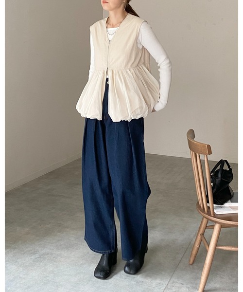 She's Closet(シーズクローゼット)の「Vネックダブルジップチュールレイヤードバルーンペプラムベスト(ベスト・レディース・アイボリー/カーキ/ブラック・FREE)」の10枚目の写真