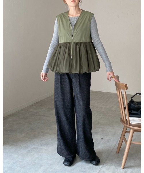 She's Closet(シーズクローゼット)の「Vネックダブルジップチュールレイヤードバルーンペプラムベスト(ベスト・レディース・アイボリー/カーキ/ブラック・FREE)」の15枚目の写真
