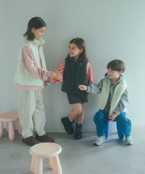 green label relaxing（グリーンレーベルリラクシング）の「ボアベスト / キッズ  100cm-160cm（ベスト・キッズ・ナチュラル/ダークグレー・160cm/110cm/150cm/120cm/100cm/130cm/140cm）」の15枚目の写真