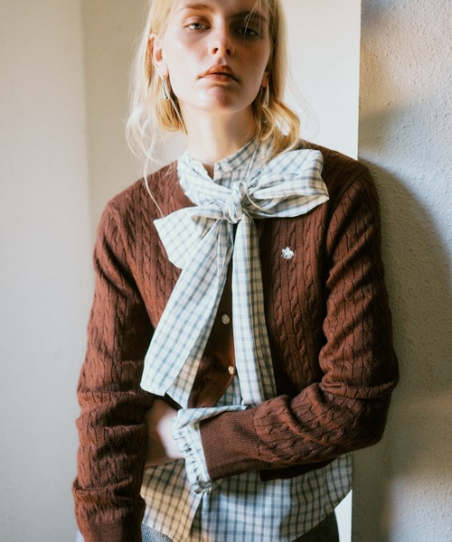 VIS(ビス)の「【POLO BCS】VIS別注ミニケーブルノーカラーニットカーディガン(カーディガン/ボレロ・レディース・ライトグレー/チャコールグレー/サックスブルー/ネイビー/ダークブラウン/レッド・FREE)」の3枚目の写真