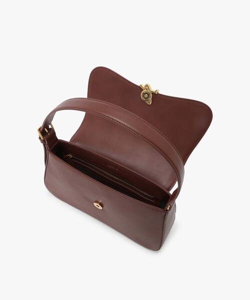 agnes b.（アニエスベー）の「レザー ミディアム ショルダーバッグ"Ingrid" ZAS04-01（ショルダーバッグ・レディース・ブラウン・FREE）」の5枚目の写真