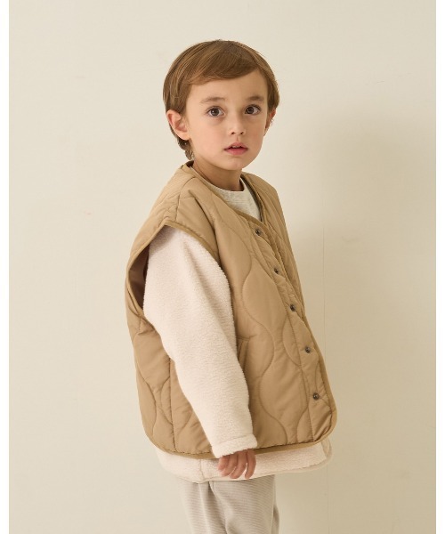 b・ROOM（ビールーム）の「【組み合わせ自由シリーズ】キルティングベスト（ベスト・キッズ・ベージュ/カーキ/ブラック/アイボリー・SMALL/MEDIUM/LARGE）」の17枚目の写真