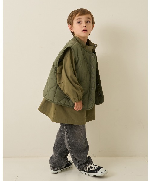 b・ROOM（ビールーム）の「【組み合わせ自由シリーズ】キルティングベスト（ベスト・キッズ・ベージュ/カーキ/ブラック/アイボリー・SMALL/MEDIUM/LARGE）」の6枚目の写真