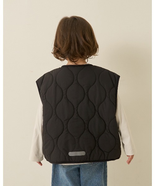 b・ROOM（ビールーム）の「【組み合わせ自由シリーズ】キルティングベスト（ベスト・キッズ・ベージュ/カーキ/ブラック/アイボリー・SMALL/MEDIUM/LARGE）」の10枚目の写真