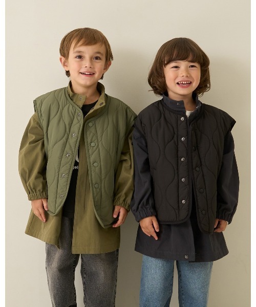 b・ROOM（ビールーム）の「【組み合わせ自由シリーズ】キルティングベスト（ベスト・キッズ・ベージュ/カーキ/ブラック/アイボリー・SMALL/MEDIUM/LARGE）」の5枚目の写真