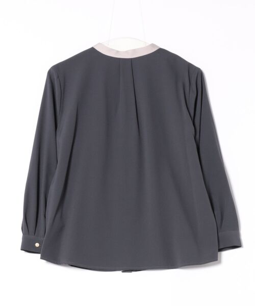 m.f.editorial（エムエフエディトリアル）の「【ストレッチ イージーケア UVカット】m.f.エディトリアル レディース バンドカラー配色 比翼 長袖ブラウス（シャツ/ブラウス・レディース・アイボリー/サックスブルー/グレー系その他2/ベージュ・LARGE/MEDIUM）」の5枚目の写真