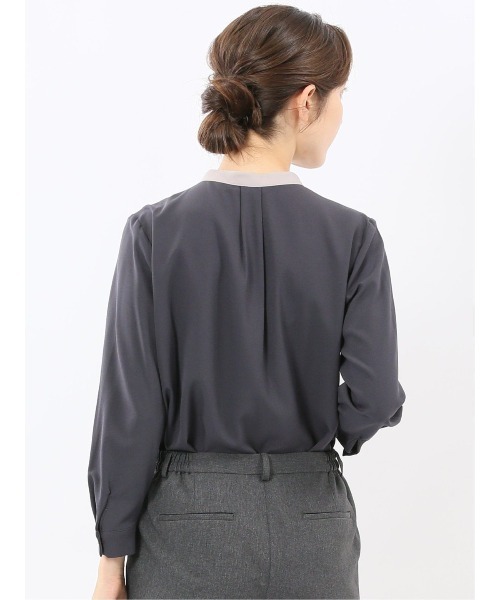 m.f.editorial（エムエフエディトリアル）の「【ストレッチ イージーケア UVカット】m.f.エディトリアル レディース バンドカラー配色 比翼 長袖ブラウス（シャツ/ブラウス・レディース・アイボリー/サックスブルー/グレー系その他2/ベージュ・LARGE/MEDIUM）」の19枚目の写真