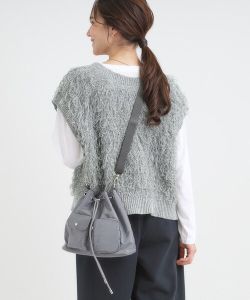 SHOO・LA・RUE(シューラルー)の「【撥水】2WAY巾着ショルダーバッグ(ショルダーバッグ・レディース・ダークグレー/ブラウン系/ブラック・00)」の1枚目の写真