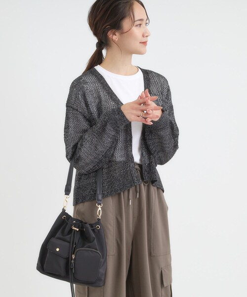 SHOO・LA・RUE(シューラルー)の「【撥水】2WAY巾着ショルダーバッグ(ショルダーバッグ・レディース・ダークグレー/ブラウン系/ブラック・00)」の2枚目の写真