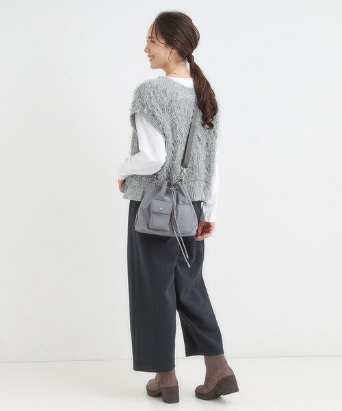 SHOO・LA・RUE(シューラルー)の「【撥水】2WAY巾着ショルダーバッグ(ショルダーバッグ・レディース・ダークグレー/ブラウン系/ブラック・00)」の5枚目の写真