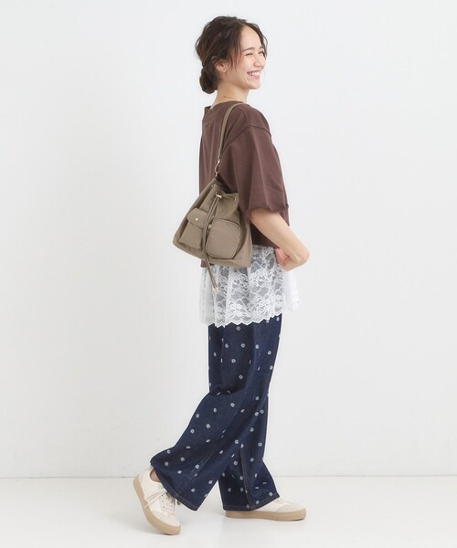 SHOO・LA・RUE(シューラルー)の「【撥水】2WAY巾着ショルダーバッグ(ショルダーバッグ・レディース・ダークグレー/ブラウン系/ブラック・00)」の9枚目の写真