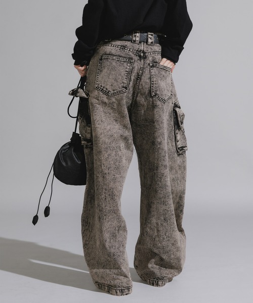 Chick（チック）の「Wide Silhouette Baggy Cargo Pants / ワイドシルエット バギーカーゴパンツ（カーゴパンツ・レディース・ブラック/ダークグレー・FREE）」の16枚目の写真
