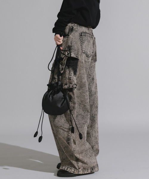 Chick（チック）の「Wide Silhouette Baggy Cargo Pants / ワイドシルエット バギーカーゴパンツ（カーゴパンツ・レディース・ブラック/ダークグレー・FREE）」の17枚目の写真