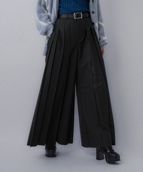 池様　新品　HARE ワイドプリーツパンツ　袴風 HARE（ハレ）の「ワイドプリーツパンツ(HARE)（スラックス）」 - WEAR