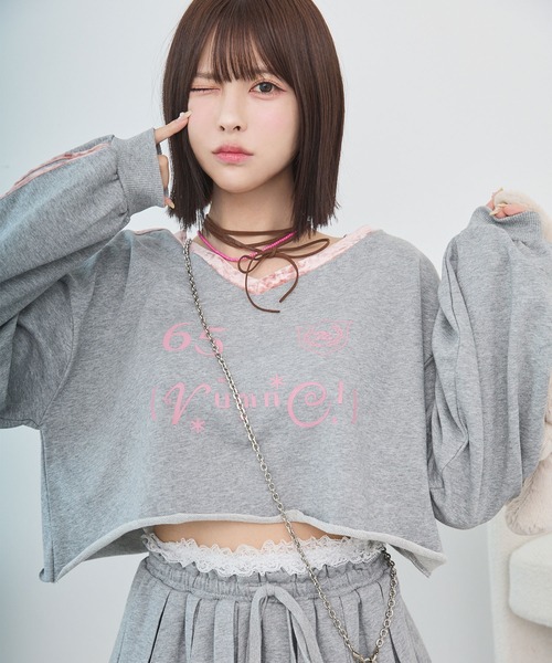 rumnel:(ルムネル)の「【セットアップ可能】ベロアコンビVネックスウェット / velour combo v-neck sweatshirt(スウェット・レディース・グレー/ライトブルー・FREE)」の4枚目の写真