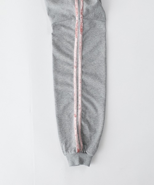 rumnel:(ルムネル)の「【セットアップ可能】ベロアコンビVネックスウェット / velour combo v-neck sweatshirt(スウェット・レディース・グレー/ライトブルー・FREE)」の10枚目の写真