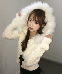 .KOM（ドットコム）の「A'GEM/9 × .kom 『.KOM/ドットケーオーエム』 Faux Fur Hooded Cropped Knit Cardigan/Y2K フェイクファーフード ショートニットトップス（ニット/セーター）」