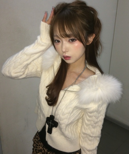 A'GEM/9 × .kom 『.KOM/ドットケーオーエム』 Faux Fur Hooded Cropped