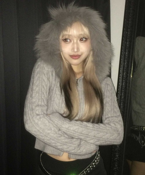 A'GEM/9 × .kom 『.KOM/ドットケーオーエム』 Faux Fur Hooded Cropped