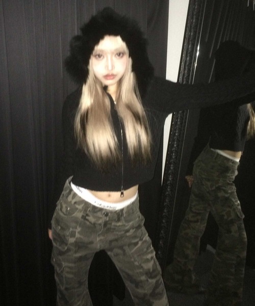 .KOM（ドットコム）の「A'GEM/9 × .kom 『.KOM/ドットケーオーエム』 Faux Fur Hooded Cropped Knit Cardigan/Y2K フェイクファーフード ショートニットトップス（ニット/セーター・レディース・アイボリー/ブラック/グレー・FREE）」の18枚目の写真