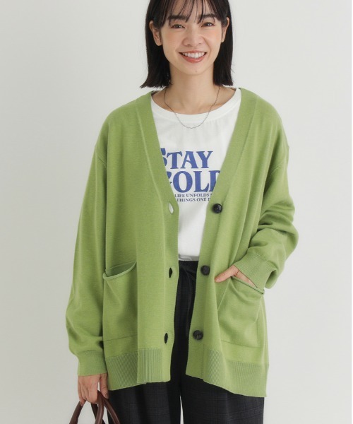 Right-on（ライトオン）の「【HONEYSUCKLE ROSE】Ｖネックニットカーディガン（シンプル /上品/リラックスシルエット/軽やか/通気性抜群）（カーディガン/ボレロ・レディース・ライトベージュ/ブラック/ブラウン/グリーン・M/L/S）」の4枚目の写真