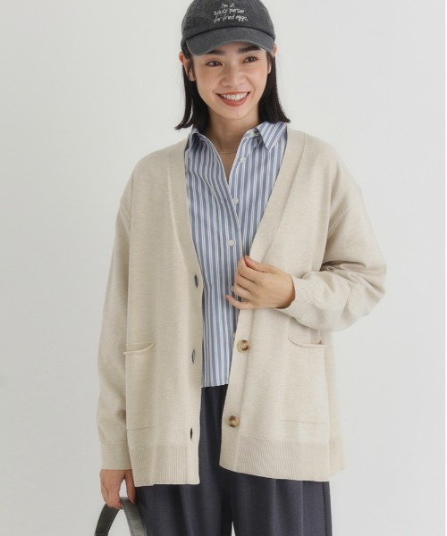 Right-on（ライトオン）の「【HONEYSUCKLE ROSE】Ｖネックニットカーディガン（シンプル /上品/リラックスシルエット/軽やか/通気性抜群）（カーディガン/ボレロ・レディース・ライトベージュ/ブラック/ブラウン/グリーン・M/L/S）」の16枚目の写真